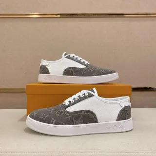 Louis Vuitton Zapatillas Lifestyle Gris Blanco Monogramadas Paneles Laterales Textil Malla