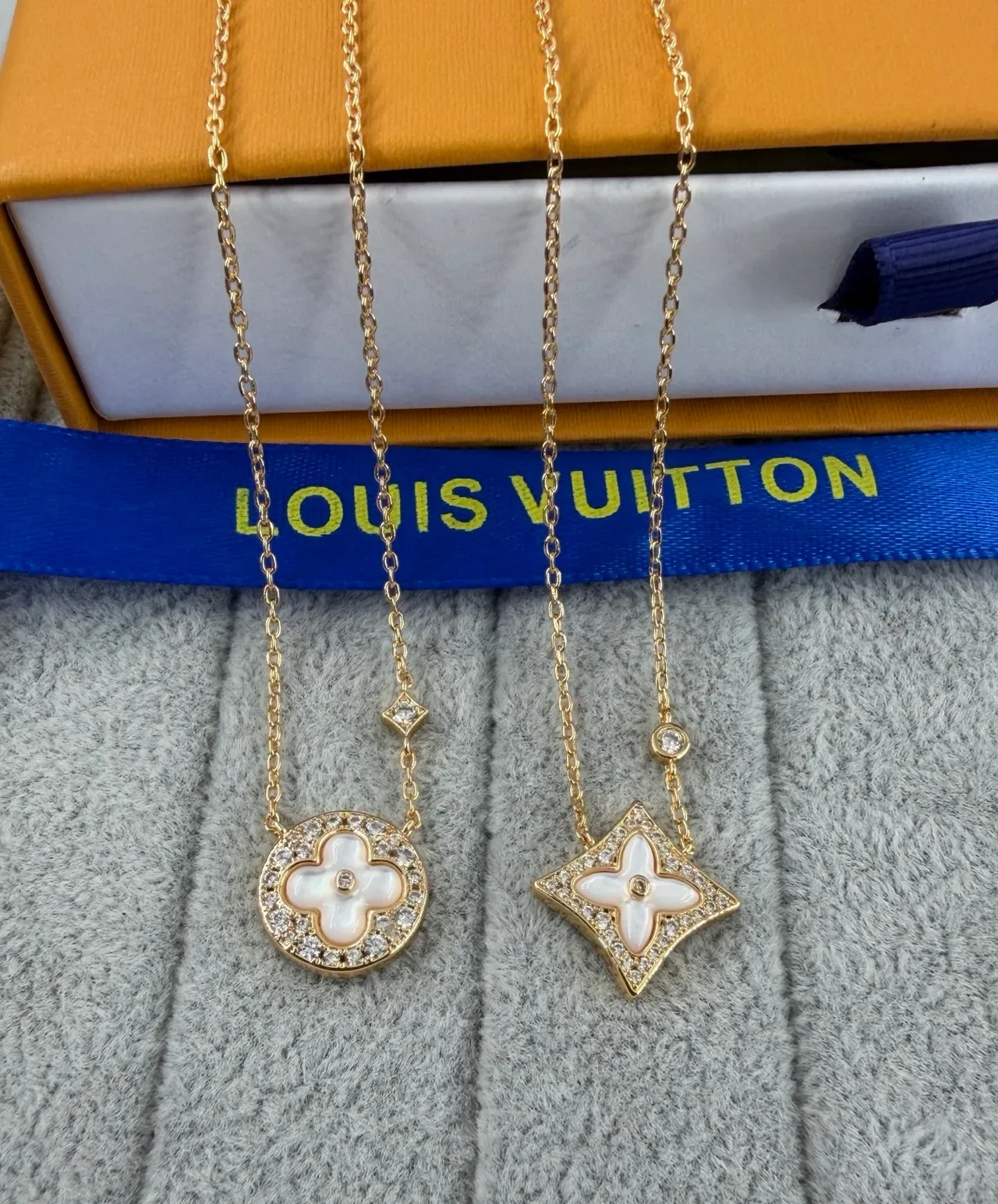 Louis Vuitton Green Silver Malachite Inlay Pavé-Set Stones Necklace 2