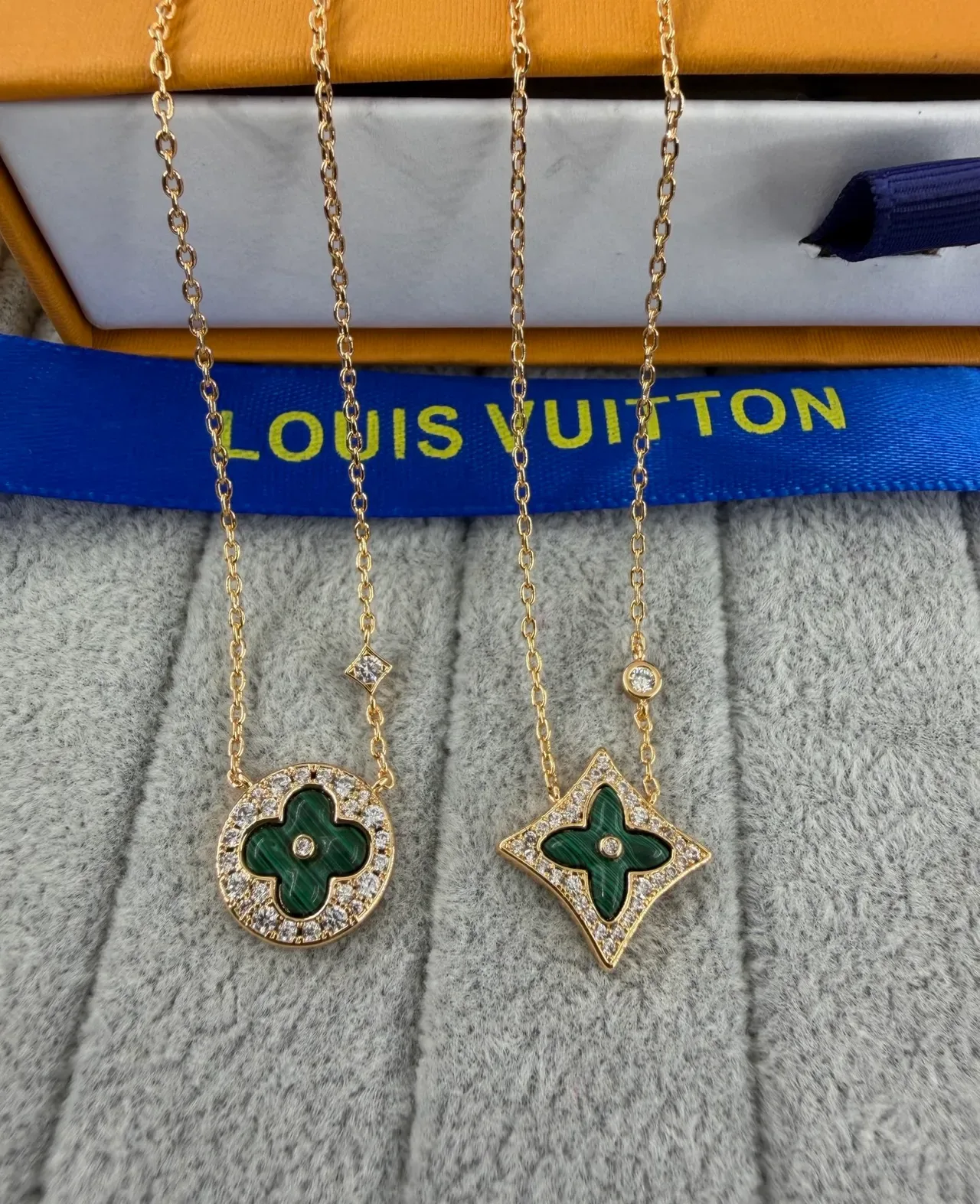 Louis Vuitton Green Silver Malachite Inlay Pavé-Set Stones Necklace 3
