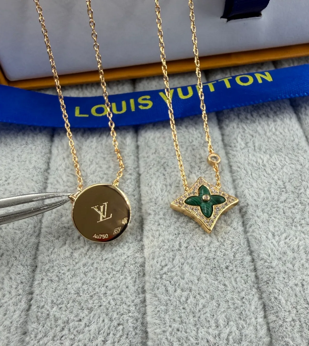 Louis Vuitton Green Silver Malachite Inlay Pavé-Set Stones Necklace 4