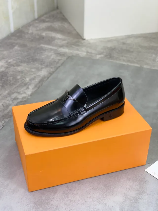 Louis Vuitton Horn Ornament Loafer Black Gold Glossy Patent Leather Metal Loafer 4
