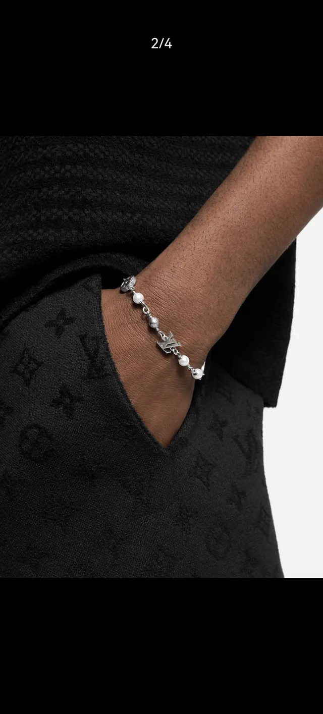 Louis Vuitton Iconic Bracelet سوار فضي لؤلؤ وسلسلة خرز أسود 13