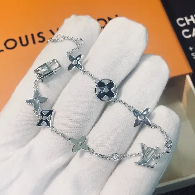 Louis Vuitton IDYLLÉ BLOSSOM 18K Gold Diamond Pearl Bracelet 8