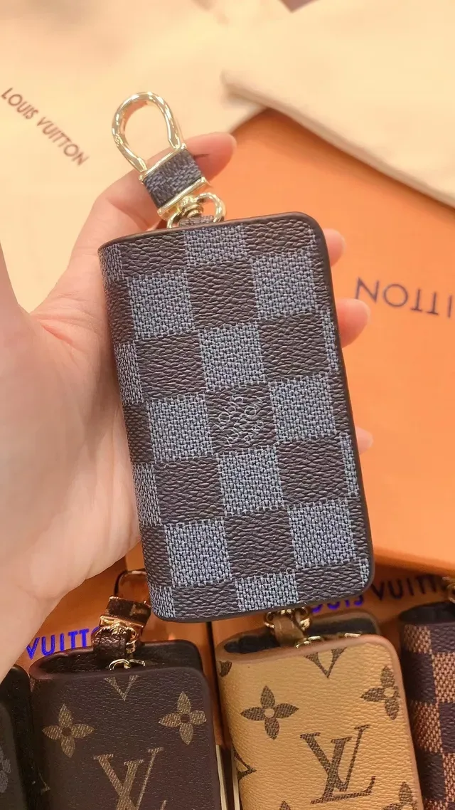 Louis Vuitton Key Holder Brown Beige Monogram Canvas Gold-Tone Hardware Wallet 7