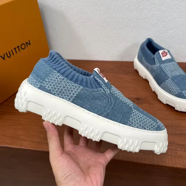 Louis Vuitton Sneakers Slip-On en Tricot à Carreaux Bleu Lifestyle 4