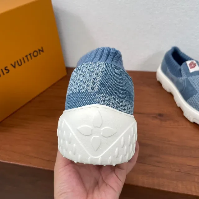 Louis Vuitton Sneakers Slip-On en Tricot à Carreaux Bleu Lifestyle 5