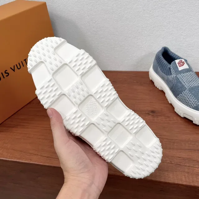 Louis Vuitton Sneakers Slip-On en Tricot à Carreaux Bleu Lifestyle 6