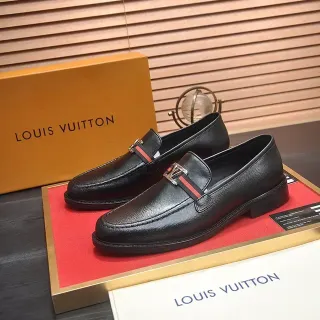 Louis Vuitton लोफर काला लाल टेक्सचर्ड लेदर मेटल LV बकल लोफर