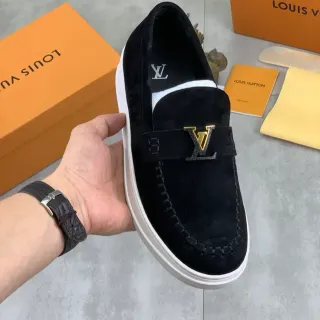 Louis Vuitton लूफर काला सफेद सuede Moc-Toe स्टीचिंग लूफर