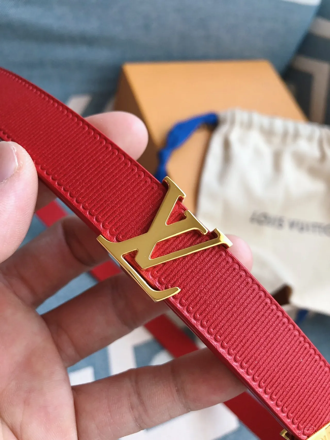 Louis Vuitton LV Sangle Tressée Rouge Boucle Dorée à Verrou Cuir 2