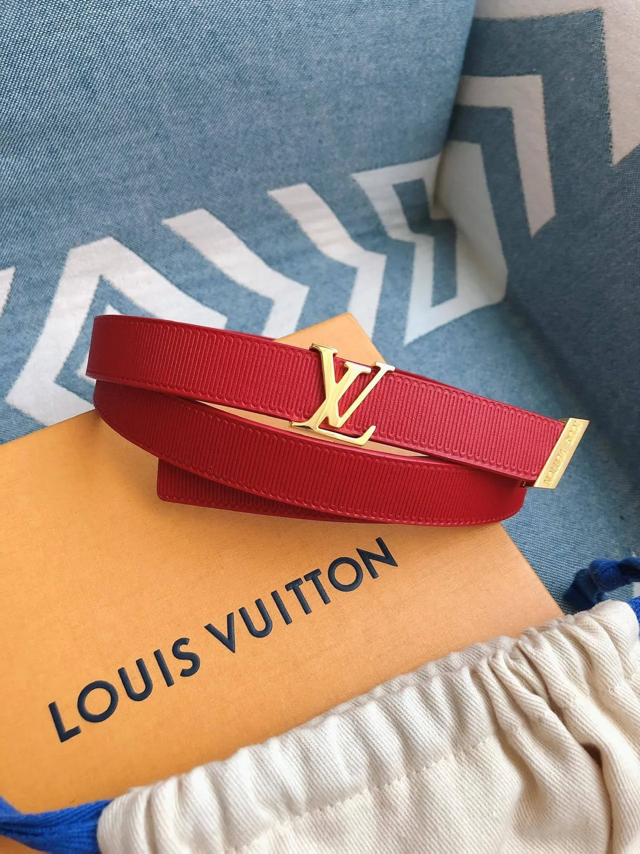 Louis Vuitton LV Sangle Tressée Rouge Boucle Dorée à Verrou Cuir 3