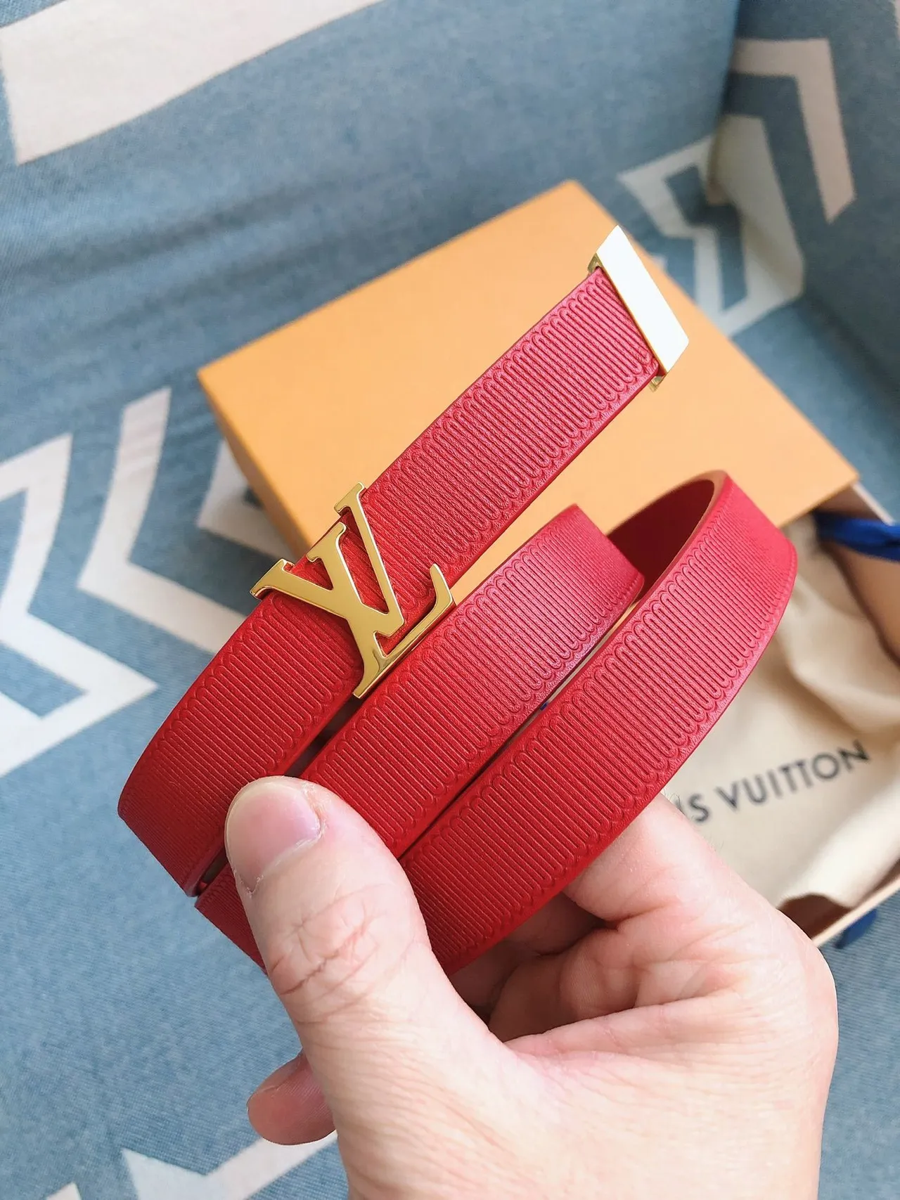Louis Vuitton LV Sangle Tressée Rouge Boucle Dorée à Verrou Cuir 9