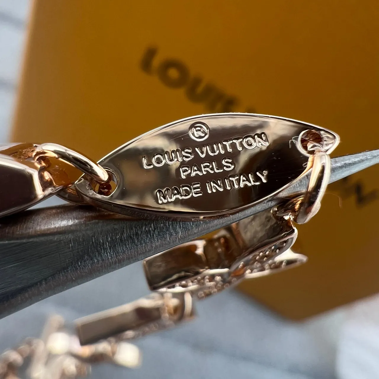 Louis Vuitton LV Flower Pave Crystal Chain Bracelet 3