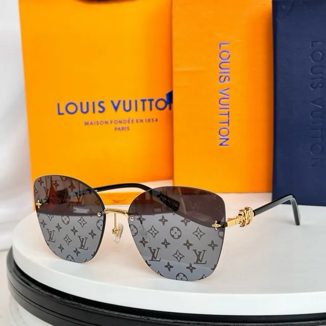 Louis Vuitton LV Gram Square Cat Eye Gafas de sol 8