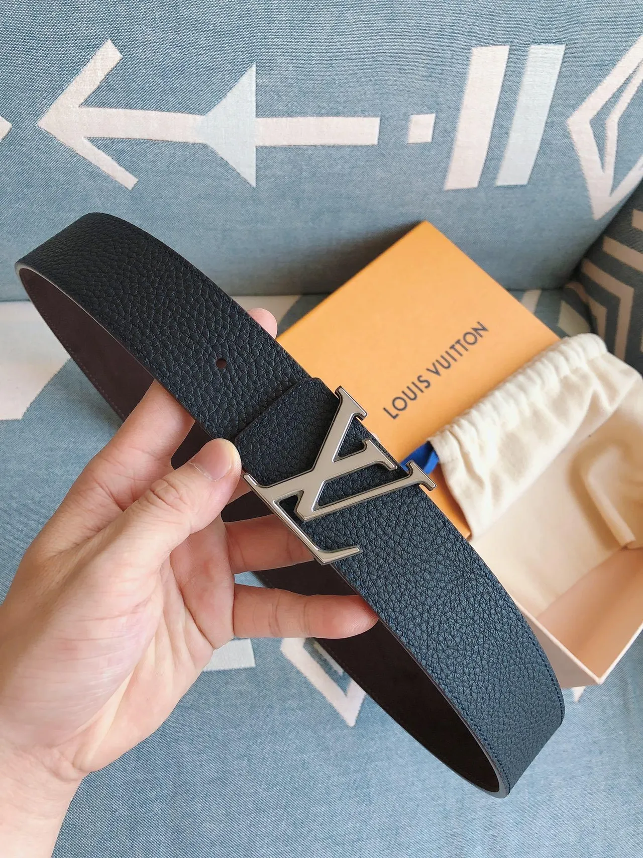 Louis Vuitton LV Initiales Blue Pebbled Leather Belt 5