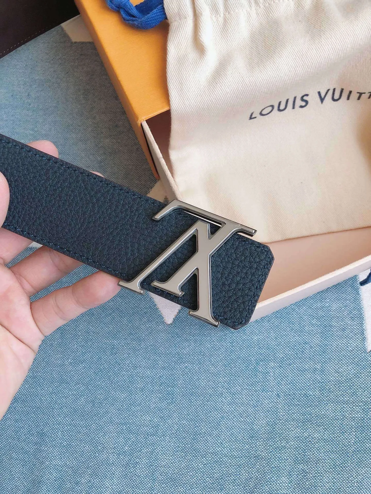 Louis Vuitton LV Initiales Blue Pebbled Leather Belt 8