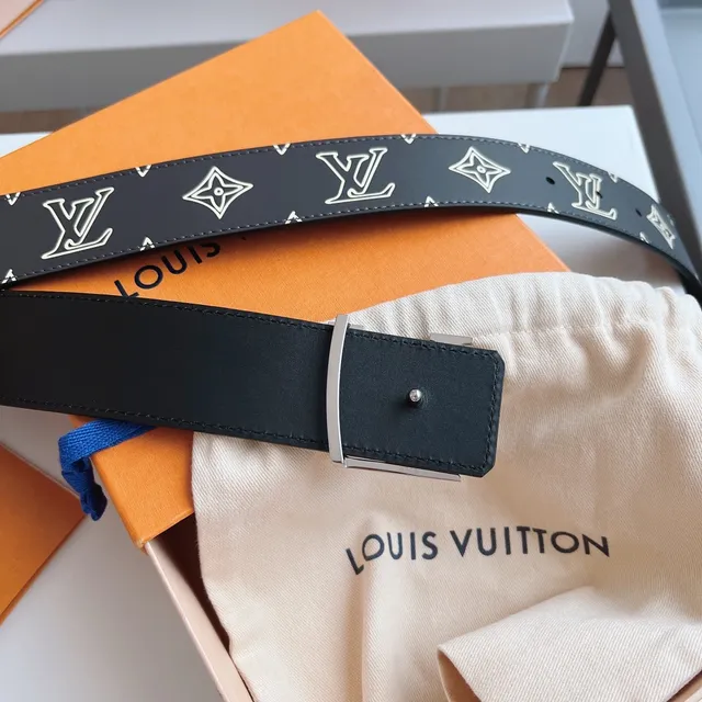 Louis Vuitton LV Initiales Monogram चमड़े की बेल्ट 8