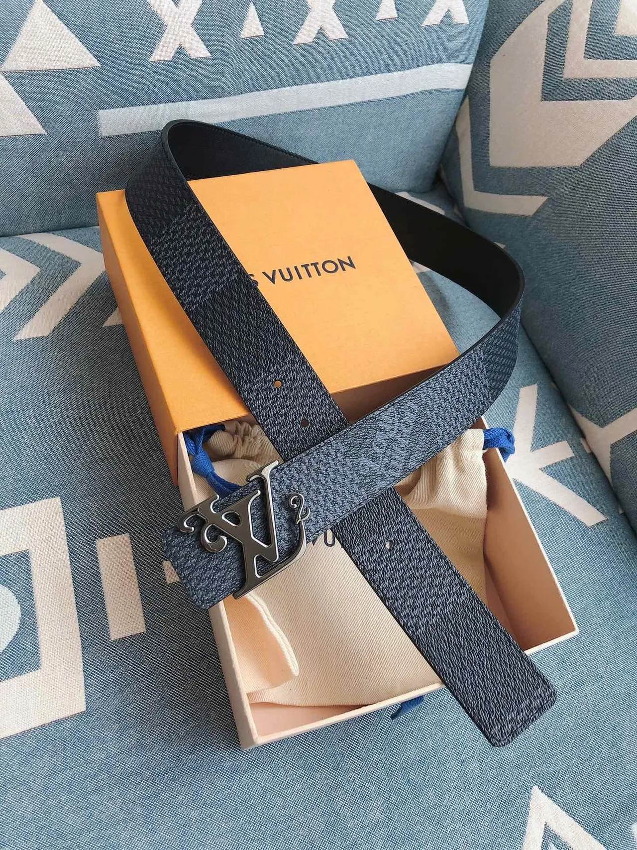 Louis Vuitton LV Initiales Textured Blue-Gray Leather Belt 3