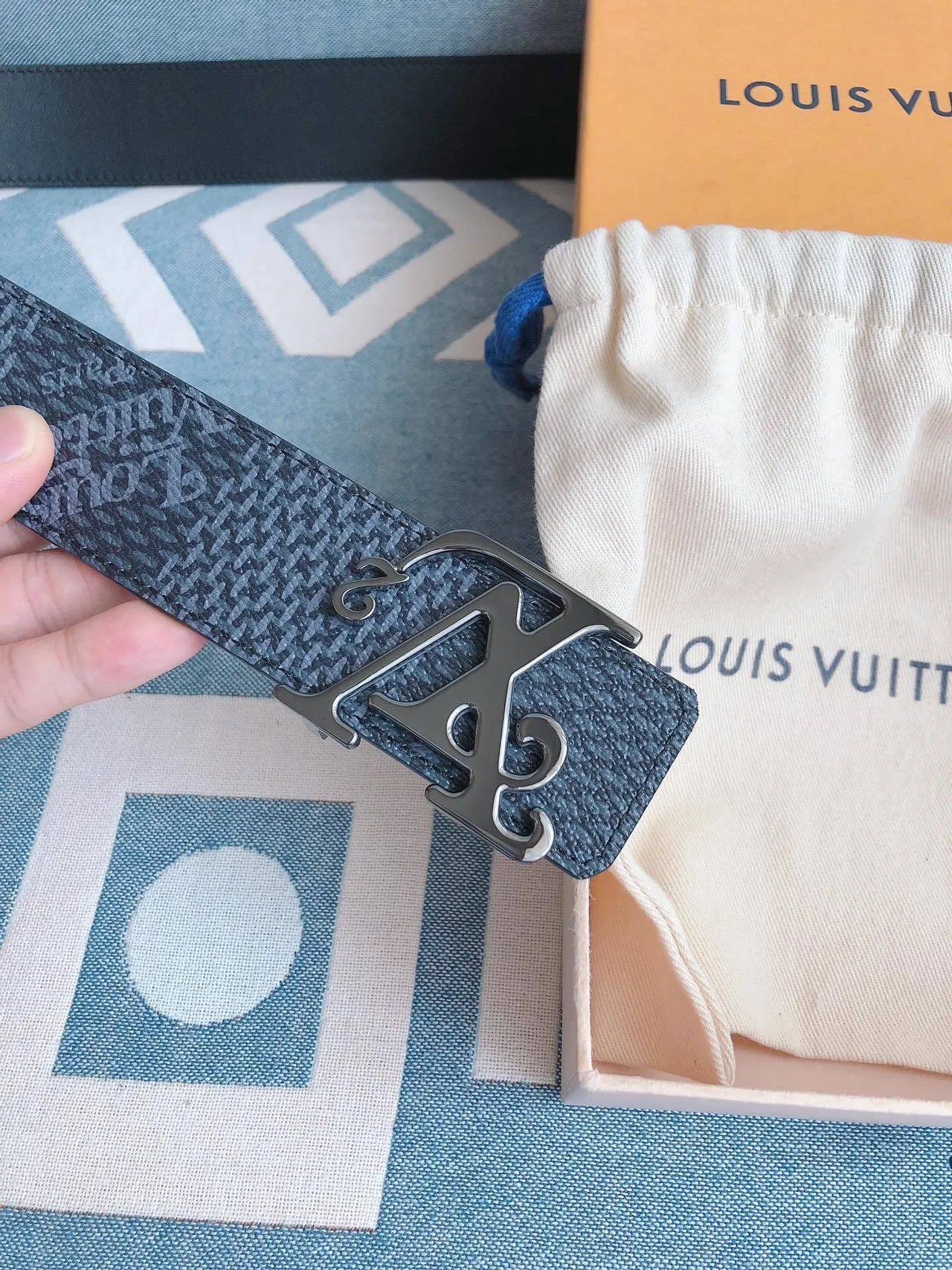 Louis Vuitton LV Initiales Textured Blue-Gray Leather Belt 6