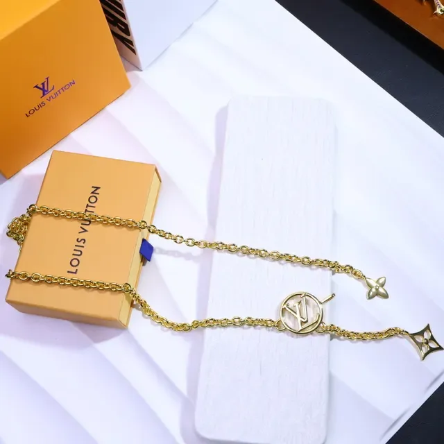 Louis Vuitton LV Star Gold Chain Bracelet 6