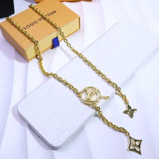 Louis Vuitton LV Star Gold Chain Bracelet 8