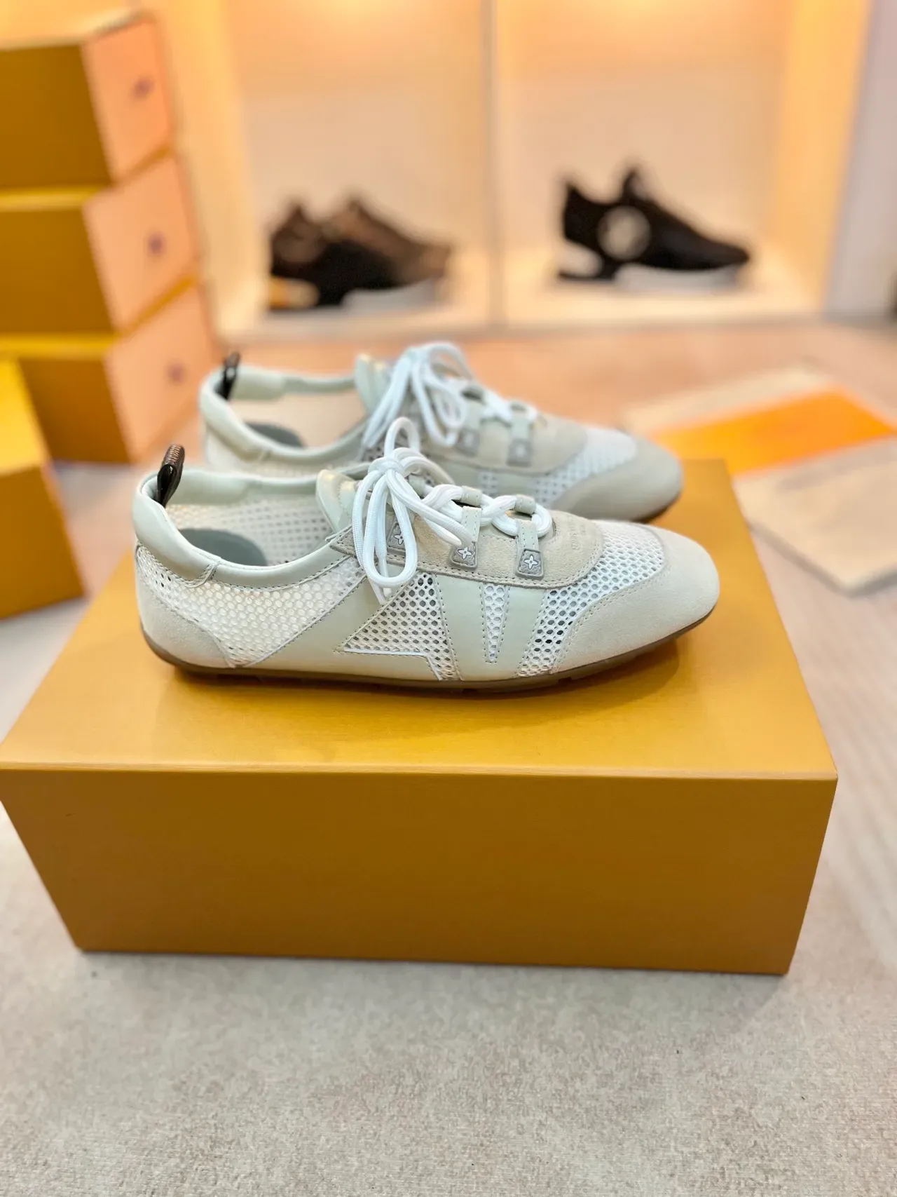 Louis Vuitton LV Trainer Beige White Mixed-Material Upper Perforated Mesh Panels Lifestyle Sneakers 4