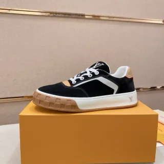 Louis Vuitton LV Trainer zapatillas lifestyle negras y beiges de ante y cuero con paneles de franja contrastante en el lateral