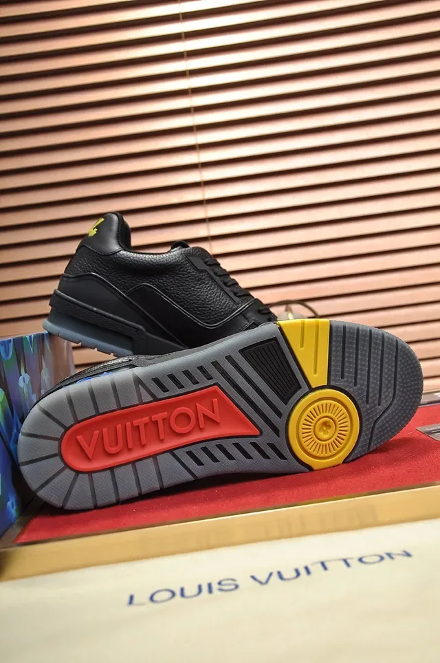 Louis Vuitton LV Trainer Black Gold Pebbled Leather Upper Chunky Platform Sole Lifestyle Sneakers 4