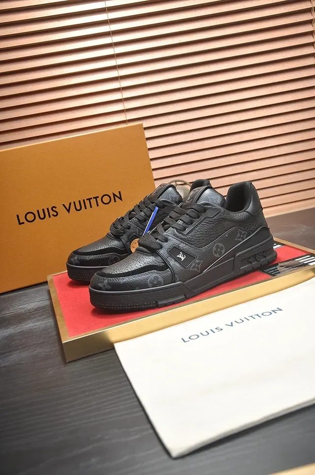 لويس فتون LV Trainer أحذية رياضية lifestyle سوداء جلد مونوغرام قاعدة سميكة 4