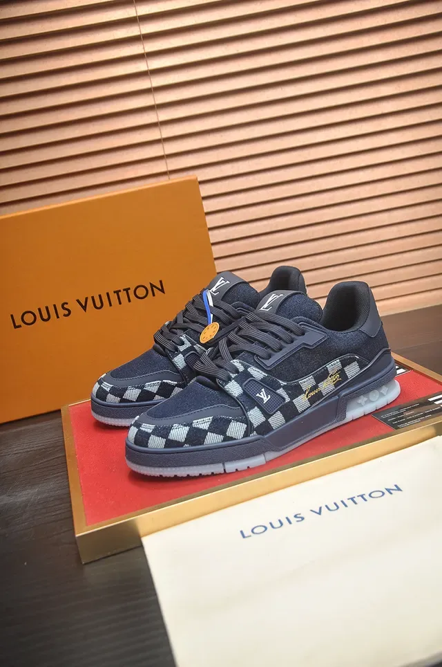 লুইস ভিটন LV Trainer কালো সাদা চেকারবোর্ড মনোগ্রাম উপরের লোগো প্ল্যাক স্ট্র্যাপ লাইফস্টাইল স্নিকার্স 4