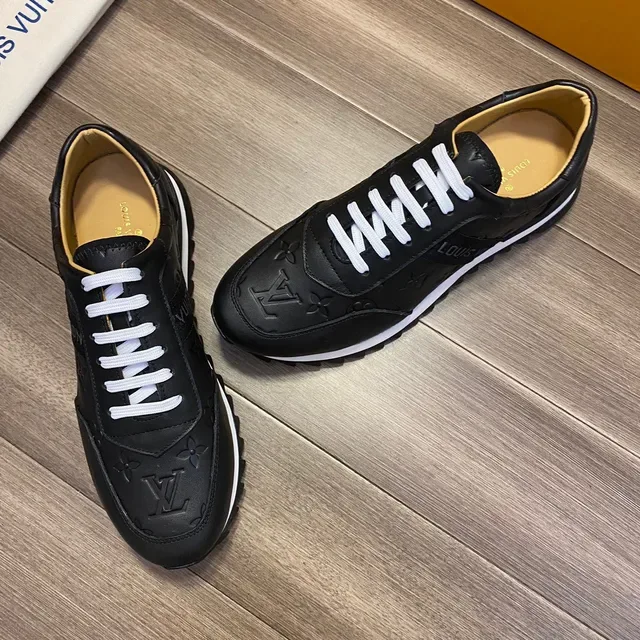 Louis Vuitton LV Trainer Noir Blanc Monogram Embossé Cuir Lacets Contrastés Sneakers Lifestyle 8