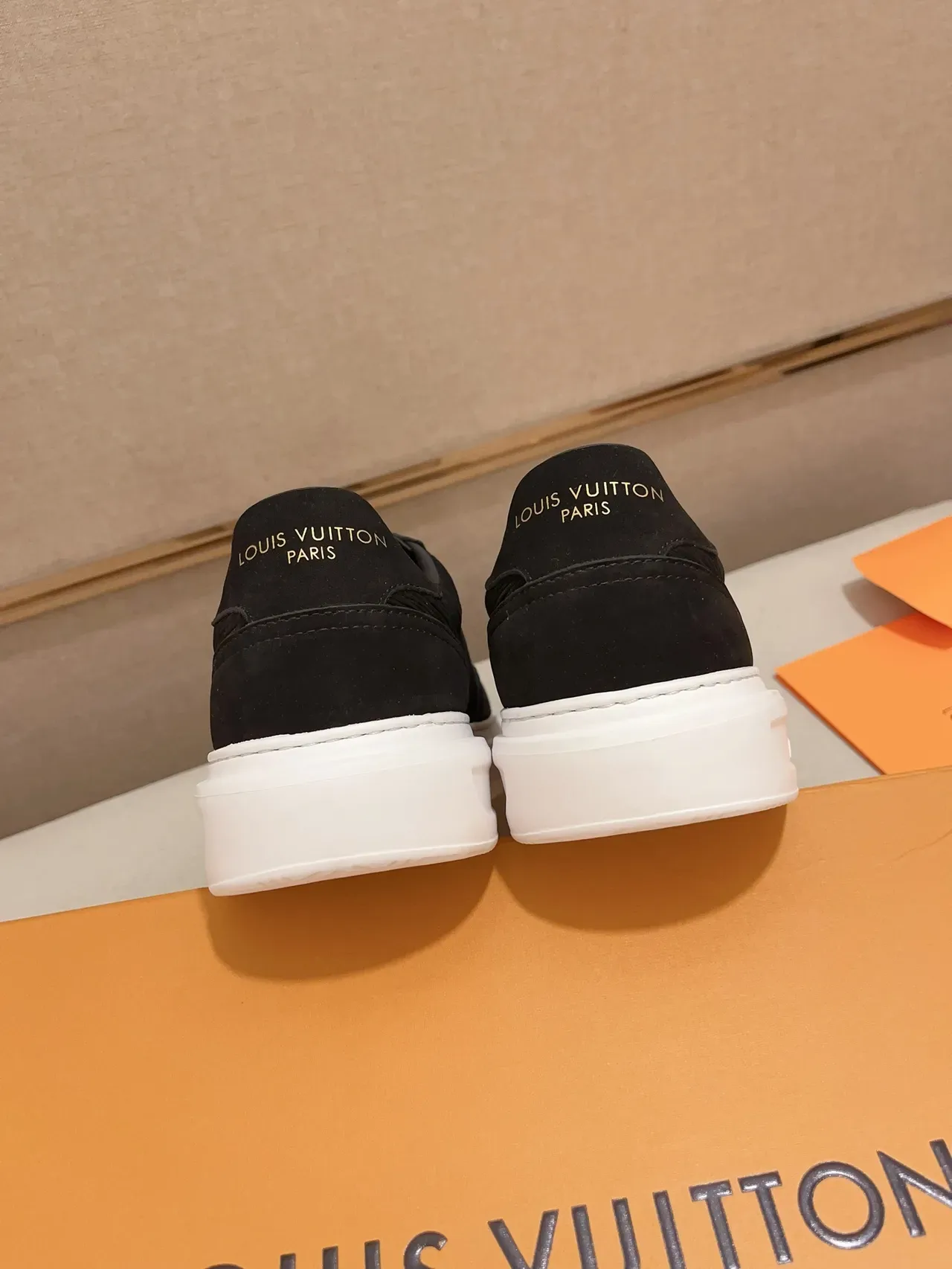 Louis Vuitton LV Trainer Black White Low-Top Mixed-Material Upper Lifestyle Sneakers 3