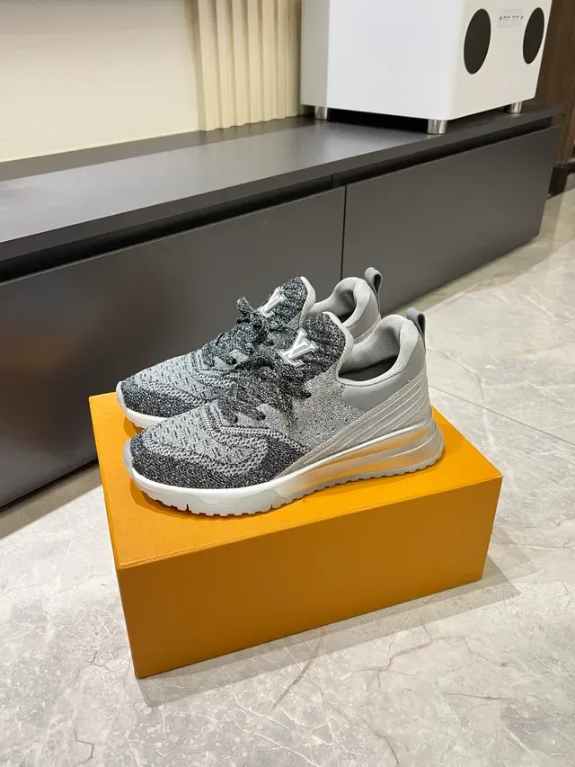 Louis Vuitton LV Trainer গ্রে ব্ল্যাক নিট আপার সিলভার স্কাল্প্টেড মিডসোল লাইফস্টাইল স্নিকার্স 5