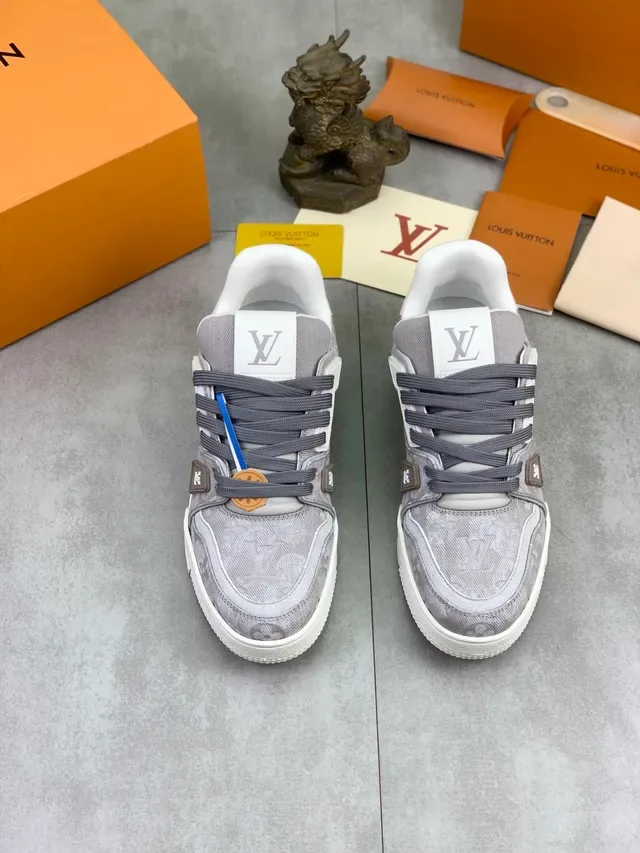 Louis Vuitton LV Trainer Gris Blanc Monogramme Jacquard Plaque Latérale Supérieure Moulée Sneakers Lifestyle 4