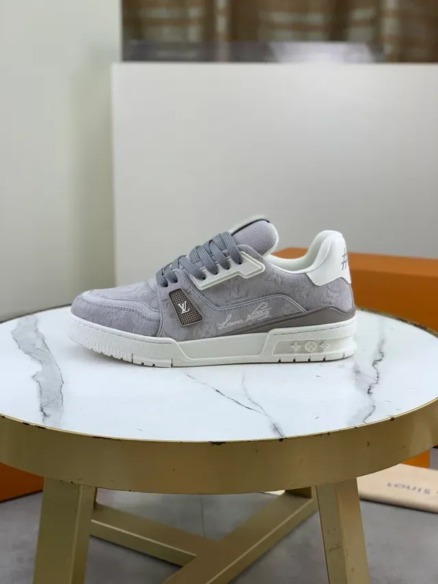 Louis Vuitton LV Trainer Gris Blanc Monogramme Jacquard Plaque Latérale Supérieure Moulée Sneakers Lifestyle 5