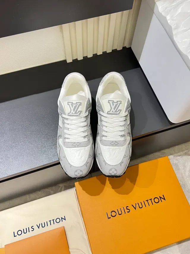 Louis Vuitton LV Trainer Gris Blanc Monogram Toile Cuir Superpositions Lifestyle Sneakers 5
