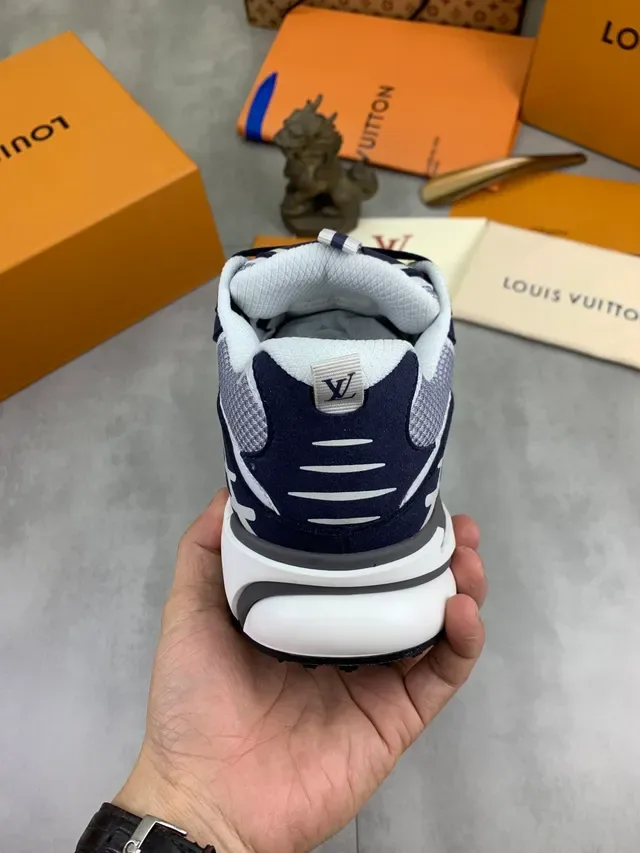 لويس فيتون LV Trainer حذاء رياضي Navy Gray مع كعب شبكي وطبقة صناعية سميكة 4