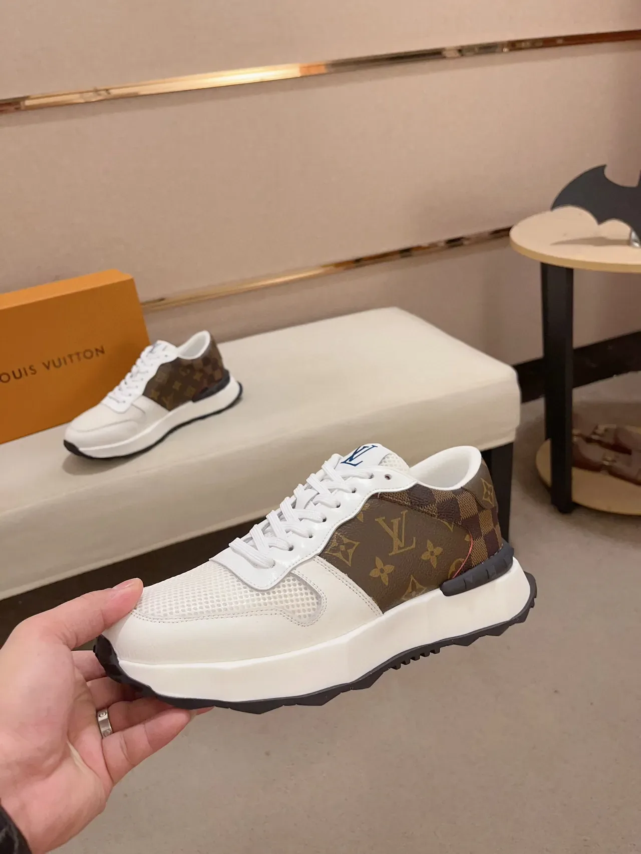 Louis Vuitton LV Trainer Blancs Marrons Monogram Toile Maille Perforée Lifestyle Sneakers 3