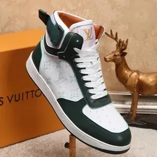 Louis Vuitton LV Trainer Zapatillas lifestyle blancas y verdes de alto con impresión de monograma