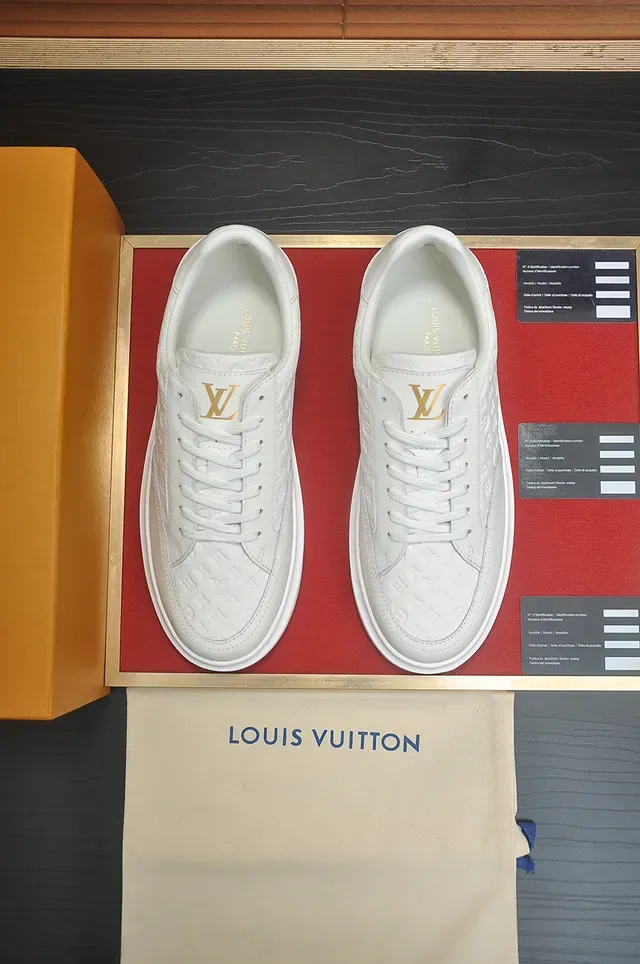 Louis Vuitton LV Trainer Zapatillas Blancas con Monograma Embossado de Cuero Low-Top Lifestyle 5