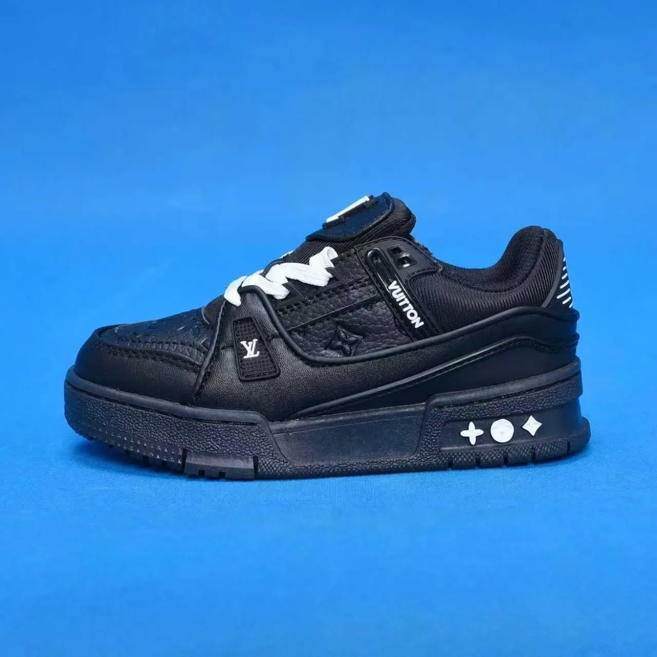Louis Vuitton LV Trainer White Navy Chunky Layered Midsole Monogram-Print Upper Lifestyle Sneakers 3