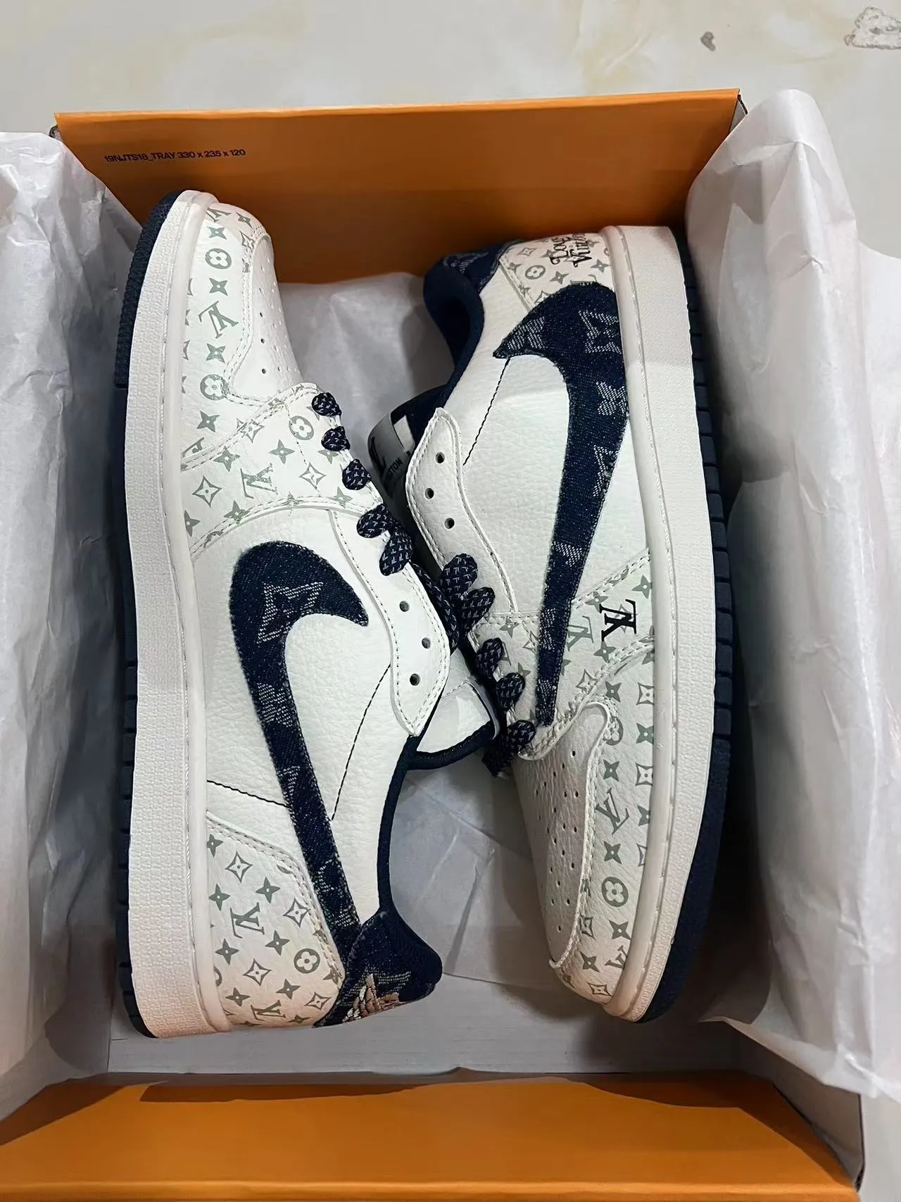 Louis Vuitton LV Trainer White Navy Monogram-Printed Leather Contrast Panel Lifestyle Sneakers 9