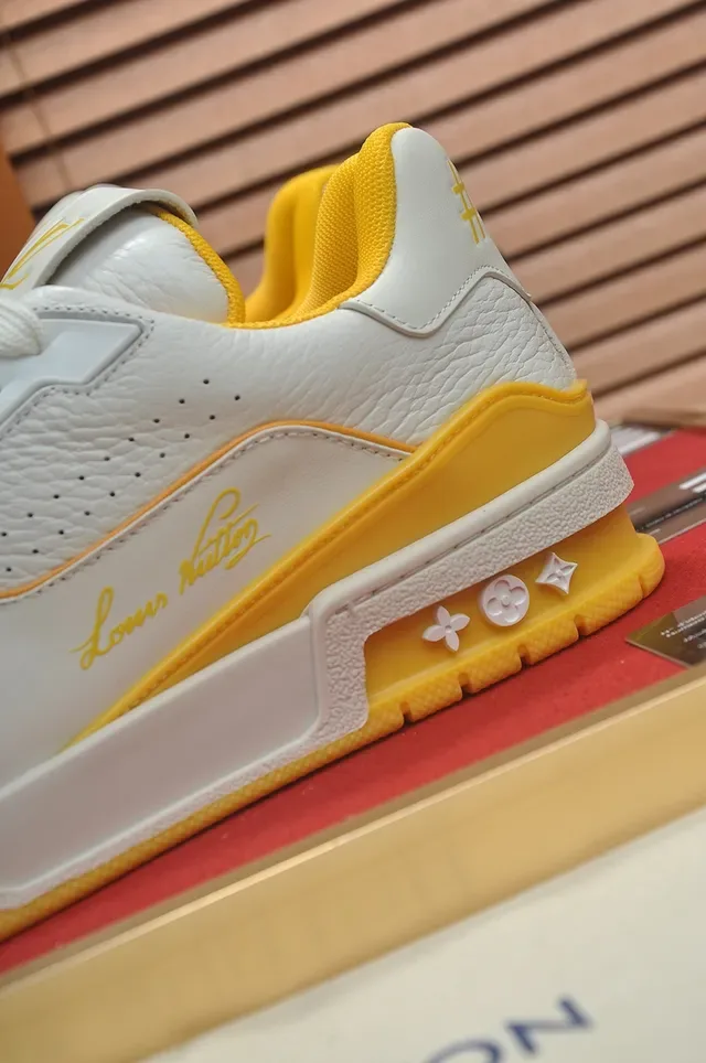 লুইস ভিতন LV Trainer সাদা হলুদ লেয়ার্ড লেদার আপার স্কাল্প্টেড ডুয়েল ডেনসিটি মিডসোল লাইফস্টাইল স্নিকার 2