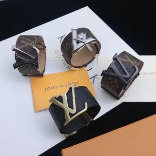 Louis Vuitton Monogram y pulseras de muñeca anchas de cuero