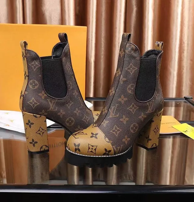 Louis Vuitton Monograma Lona Caparazón de Dedo Contrastante Plataforma Gruesa Botas de Tobillo 5