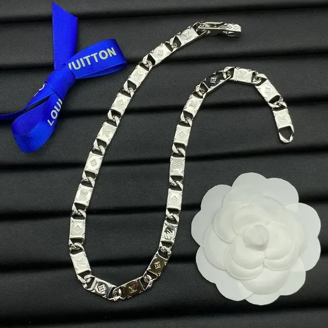 Louis Vuitton Monogram Chain Silver Chunky Link Bracelet 4