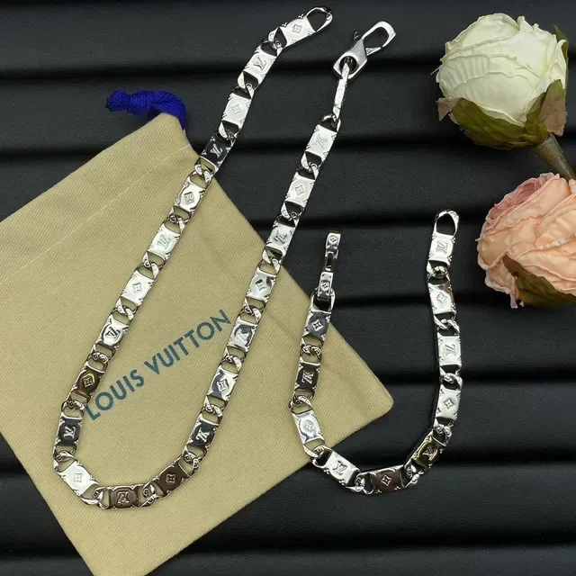 Louis Vuitton Monogram Chain Silver Chunky Link Bracelet 7
