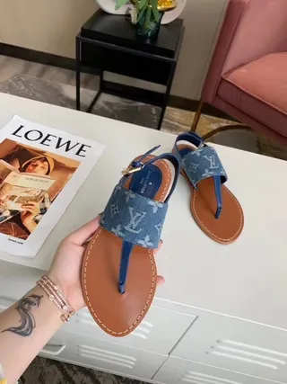 Louis Vuitton Monogramme Denim Sandale à orteil Sandales casual 6