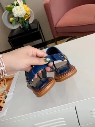 Louis Vuitton Monogramme Denim Sandale à orteil Sandales casual 9