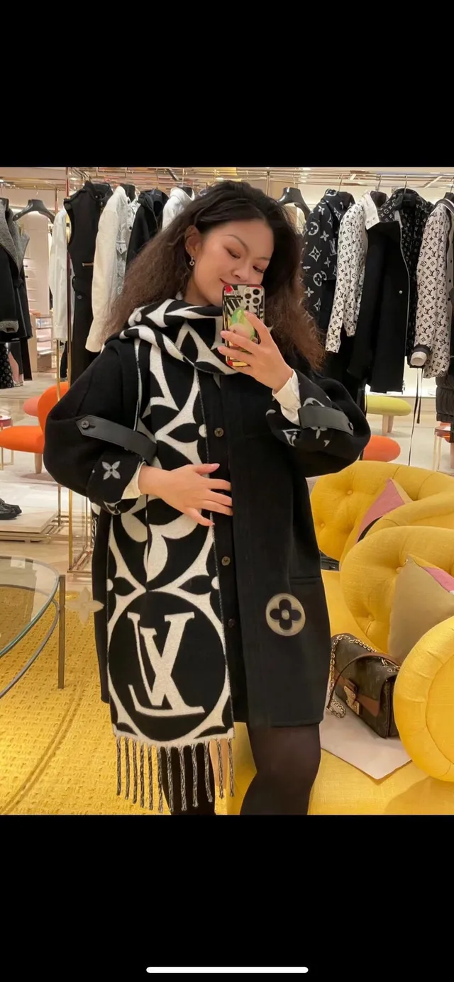 Louis Vuitton Monogram Eclipse Print Black and White Cashmere وشاح 5